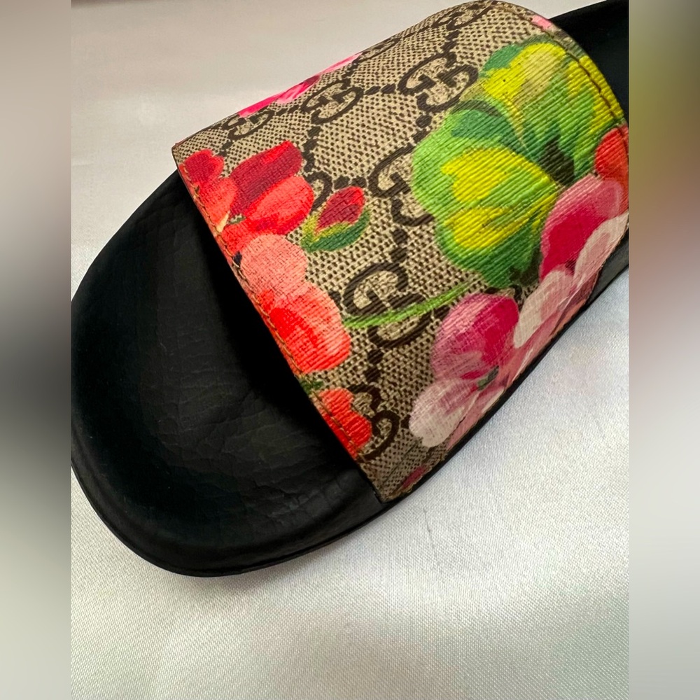 EUC Gucci Slides - Pursuit Slide Sandal (Women) - Picture 12 of 14